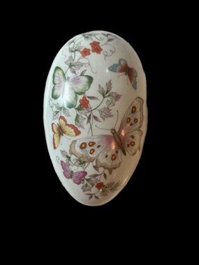 Avon 1979 Fine Porcelain Butterfly Egg with 22K Rim